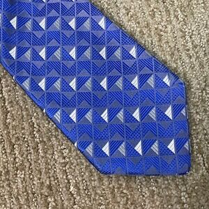 Dormeuil Paris Silk Geometric Pattern Necktie Mens Blue Silver Luxury